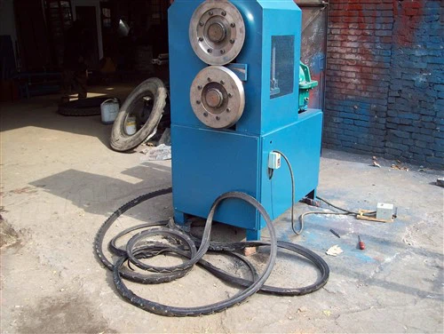 Machine de découpe de bandes